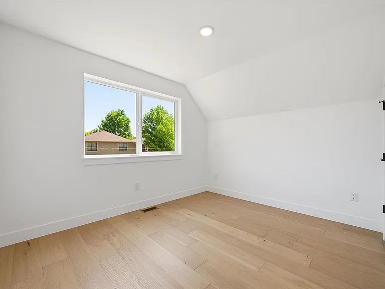 2450 S Marion — Photo 27
