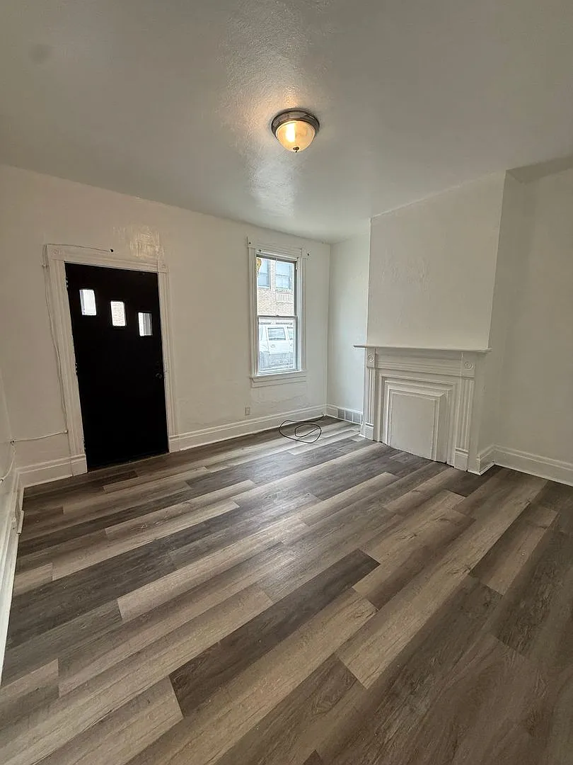 Brighton Heights 2-Bedroom Townhome — Photo 2