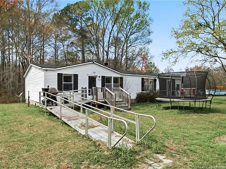 8637 Durant Nixon Rd — Photo 1
