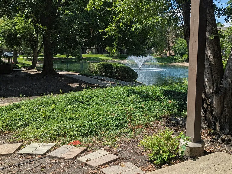 601 N Plum Grove Rd #GA — Photo 3