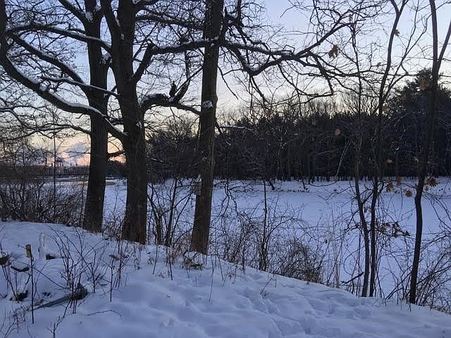 2nd image of 2025 W River Dr