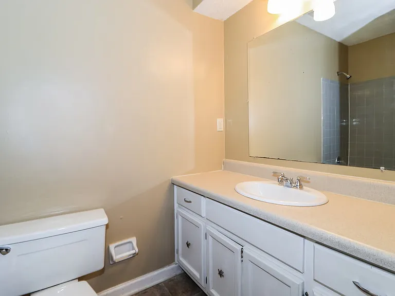 5672 Remsen Ave — Photo 12
