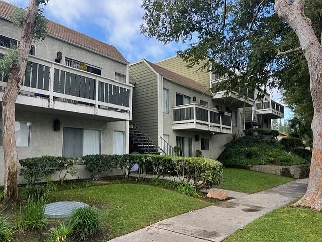 Villa Woods Apartments — Photo 3