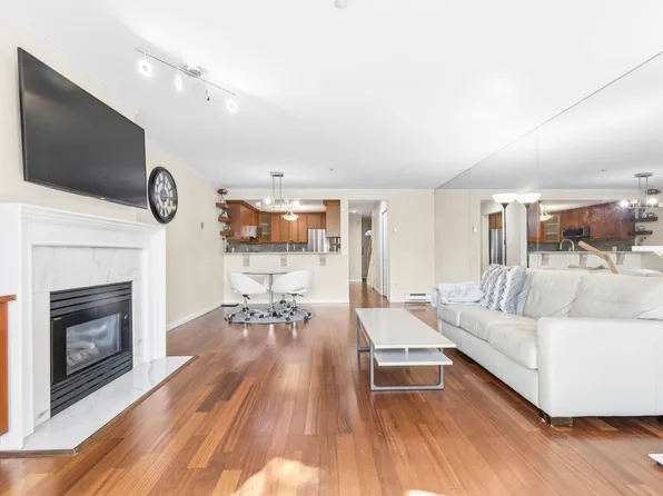 2150 Marine Dr #3, Vancouver, BC V5P 1K3