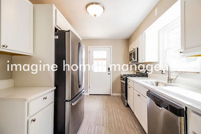 2266 Leelanau Ave — Photo 5