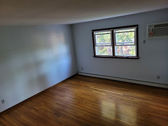 Master BR AC wall unit