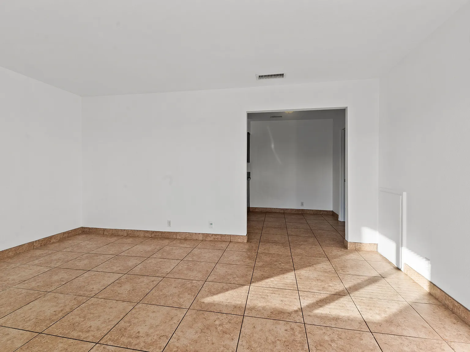 2 bed, 2.0 bath, 782 sqft, $2,390 — Photo 3