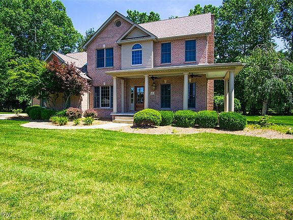 2nd image of 18 Henderson Cir