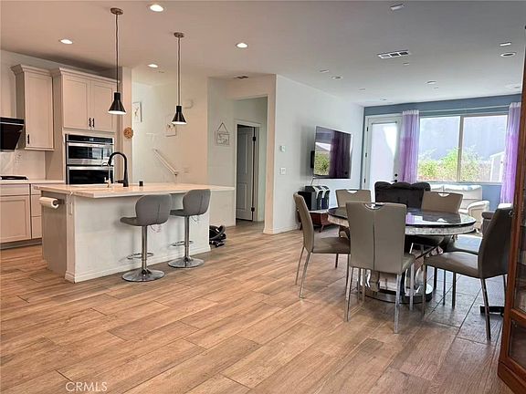 3rd image of 7579 Botany St