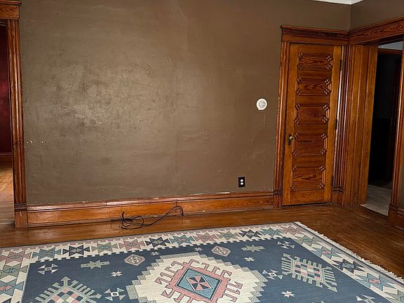 3rd image of 135 S 6th St