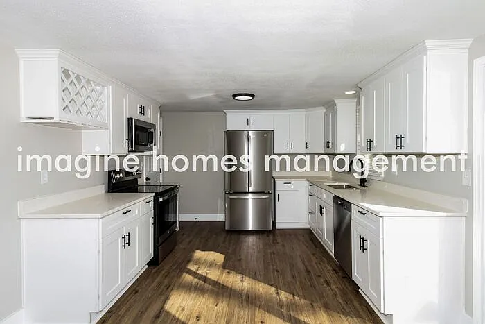 1205 NE 84th Ter — Photo 4