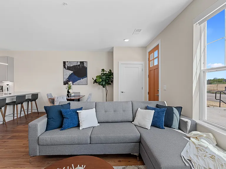 Tivoli Green Apartments & Townhomes — Photo 27