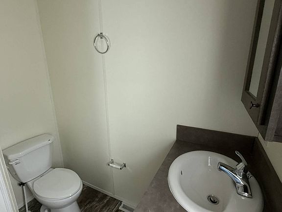 5th image of 2 Thornwood Ln