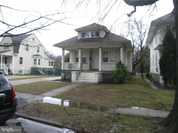 812 Eldridge Ave, Oaklyn, NJ 08107
