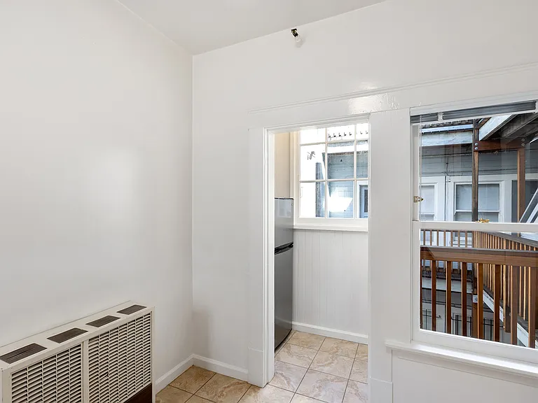 929 Pine Street — Photo 11