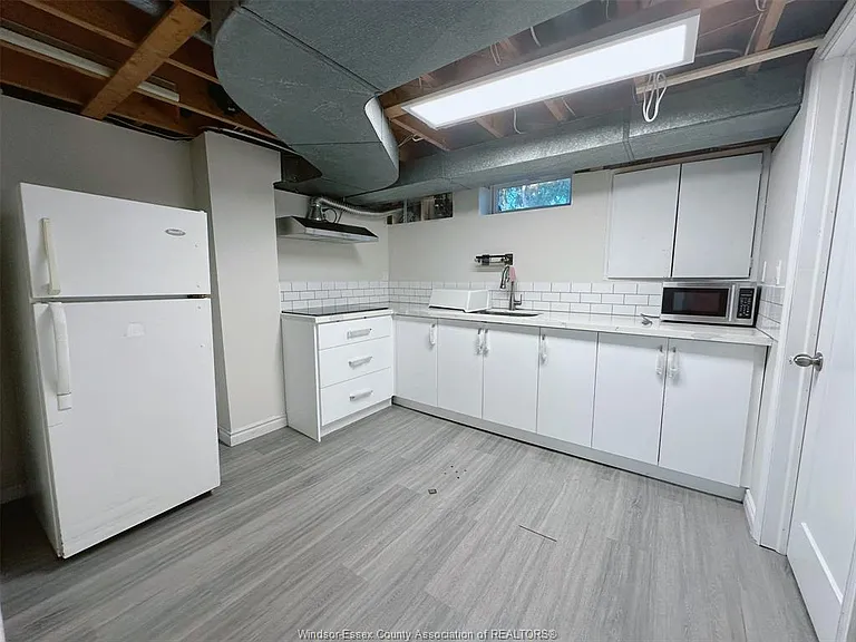 3240 Askin Ave #LOWER — Photo 8