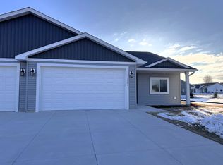 1206 Poppy Ct, New Richmond, WI 54017