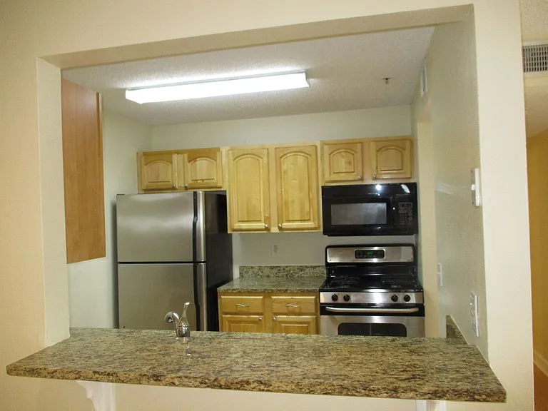 2065 Dixie Belle Dr #N — Photo 5