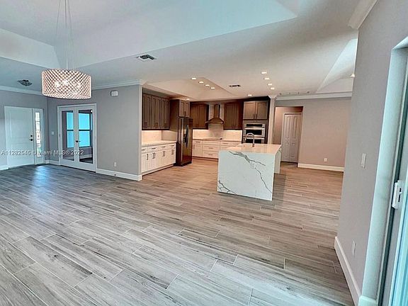 3rd image of 4610 SW Masefield St #4610