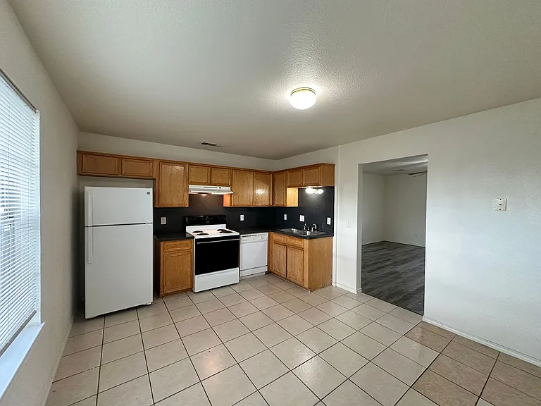 4004 Eula Bea Ct — Photo 8