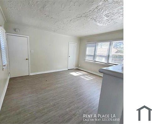 3rd image of 837 W 43rd Pl #837B