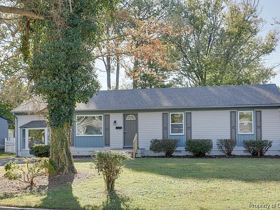 3rd image of 219 Bentley Dr