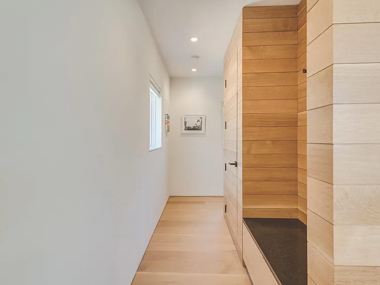 184 Suffolk St — Photo 11