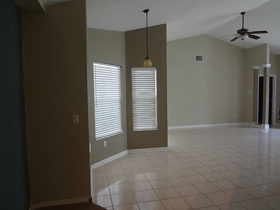 Breakfast Nook / Living Room