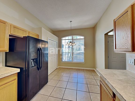 4th image of 1725 Dartmoor Ln