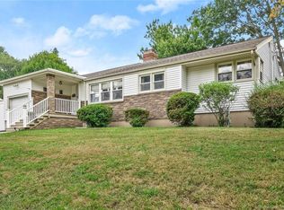 10 Reut Dr, Stratford, CT 06614