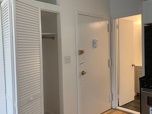 4th image of 517 E 5th St #310