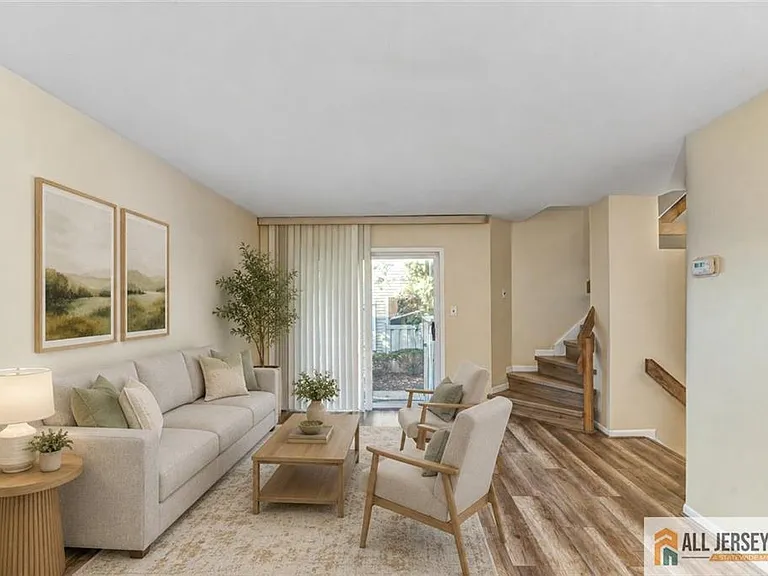 1068 Schmidt Ln — Photo 6