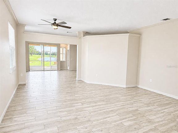 3rd image of 834 Springwood Cir