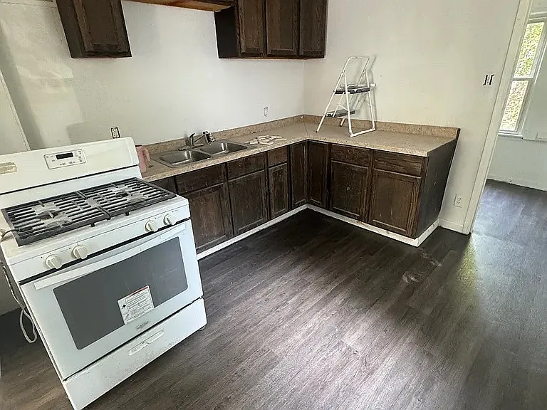 2 bed, 800 sqft, $900 — Photo 2