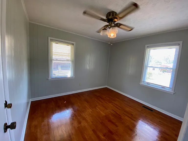 5118 Tulip Dr — Photo 15