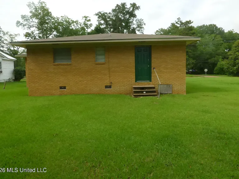 265 W Pine St — Photo 2