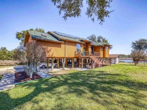 3060 N 15th Ave, Milton, FL 32583