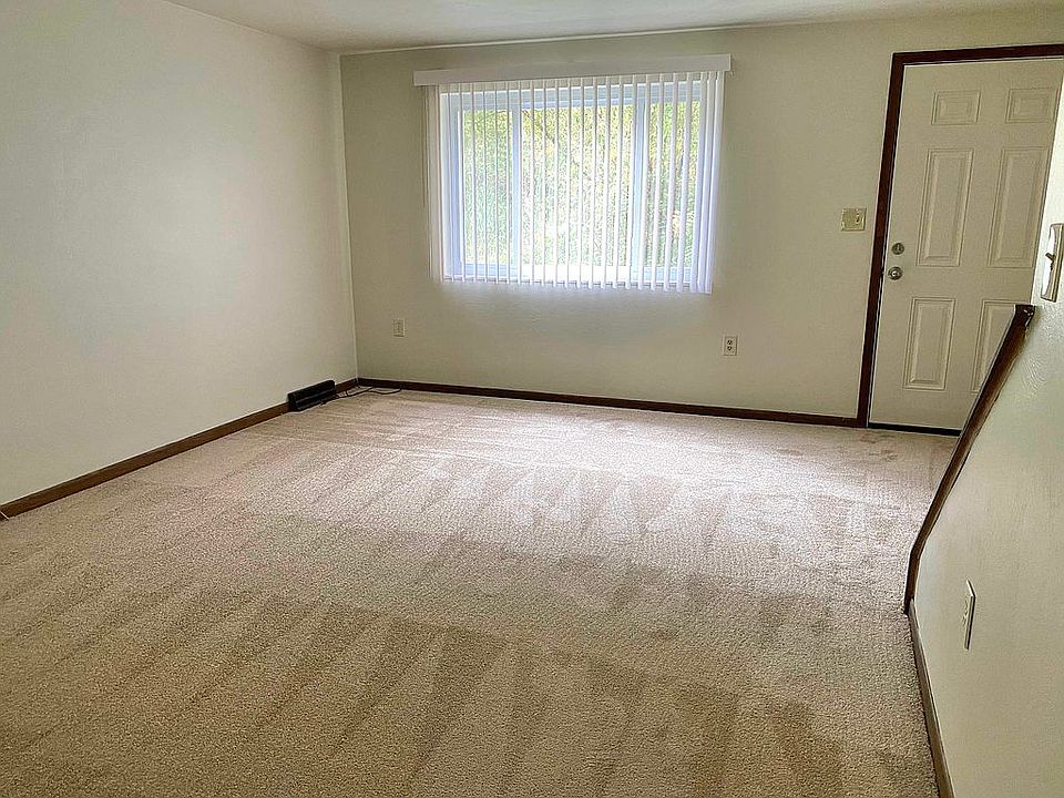 1st image of 92 Lamont Dr