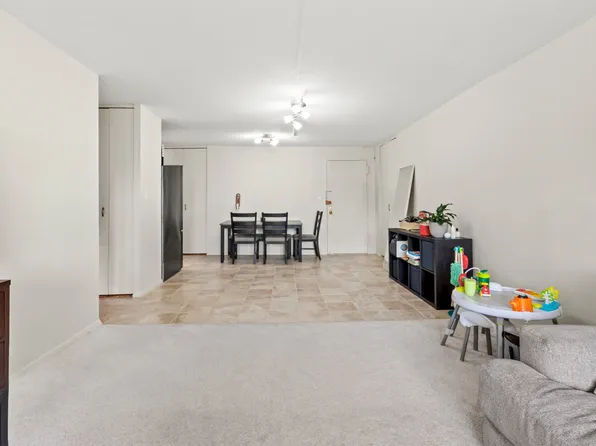 118-18 Union Turnpike image 3 of 11