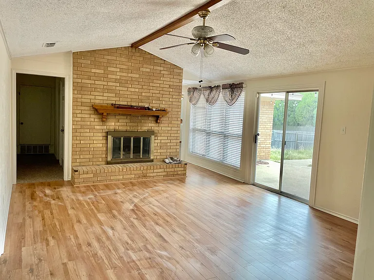 1011 Westgate Dr — Photo 11