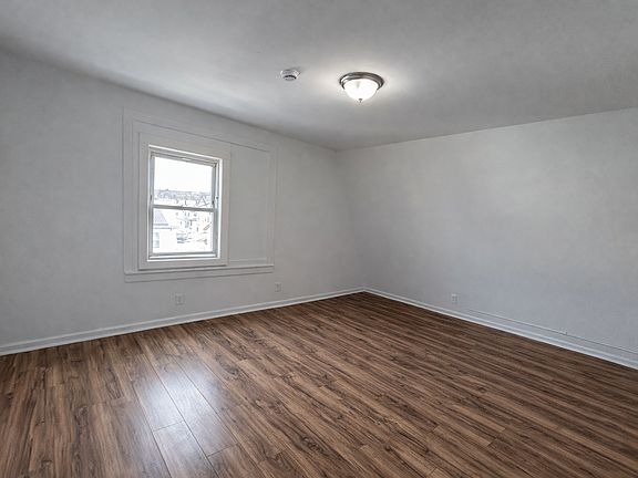 5th image of 145 Isabella Ave Floor 3