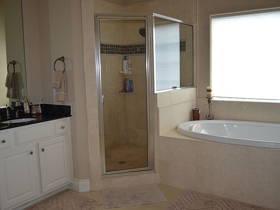 3rd image of 9128 Harbor Hills Dr