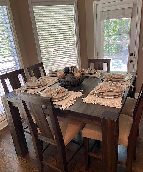 Shared Breakfast Nook