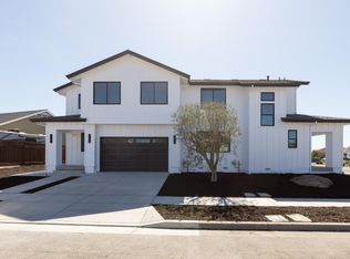 1328 Crestview Ct, Santa Rosa, CA 95403