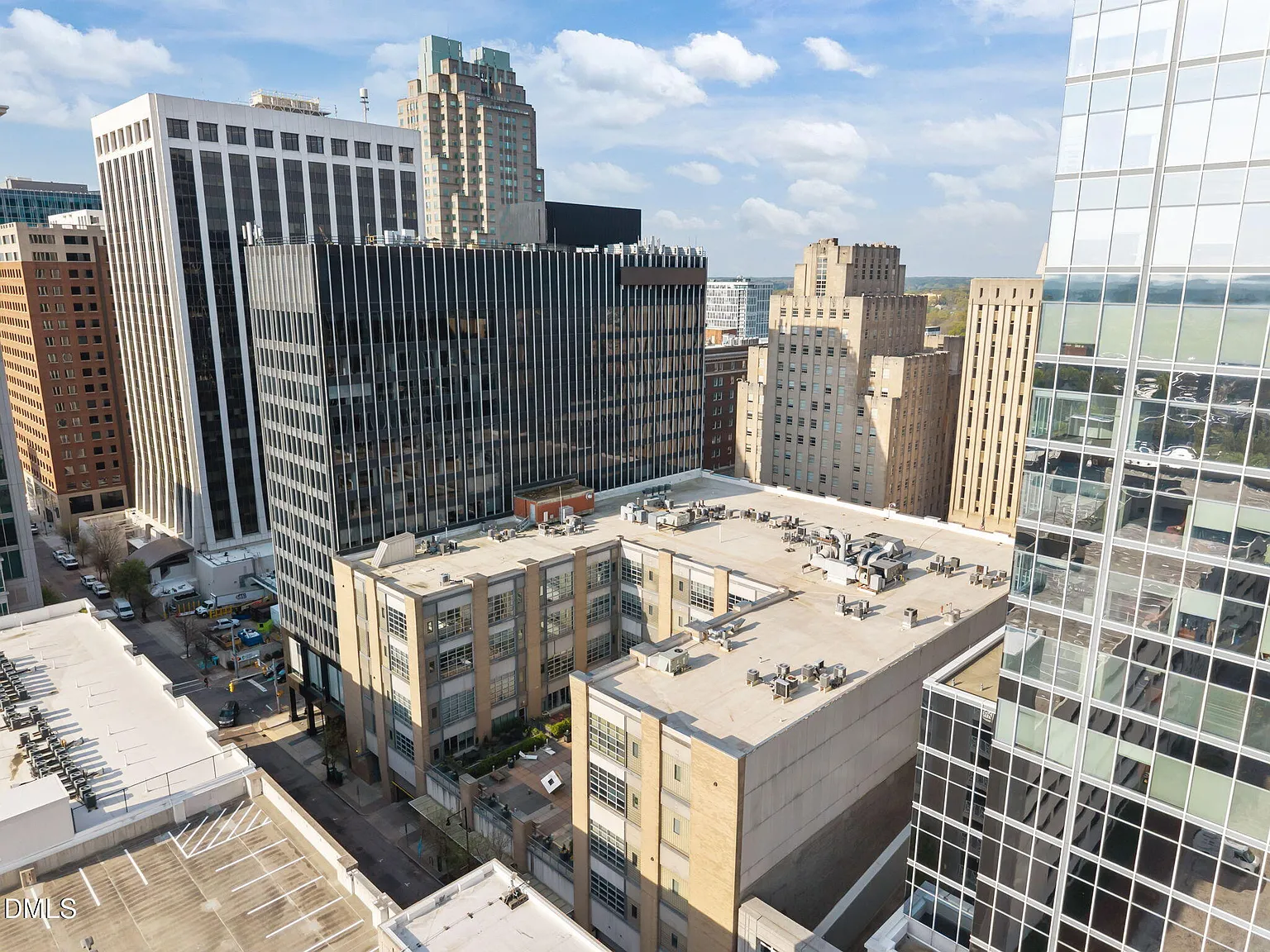 1 bed, 1.5 bath, 1281 sqft, $2,000 — Photo 4