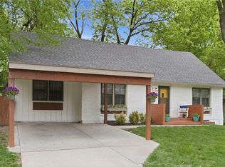 2006 W 71st Ter, Prairie Village, KS 66208