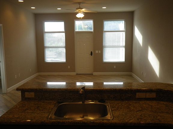 5th image of 2747 1st St #140