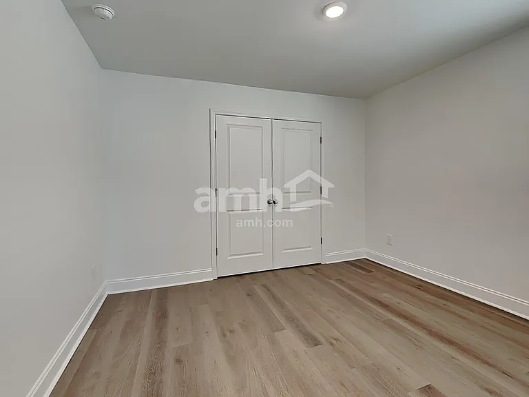433 Armstrong Curv — Photo 13