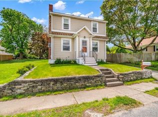 25 Mayflower St, East Providence, RI 02914