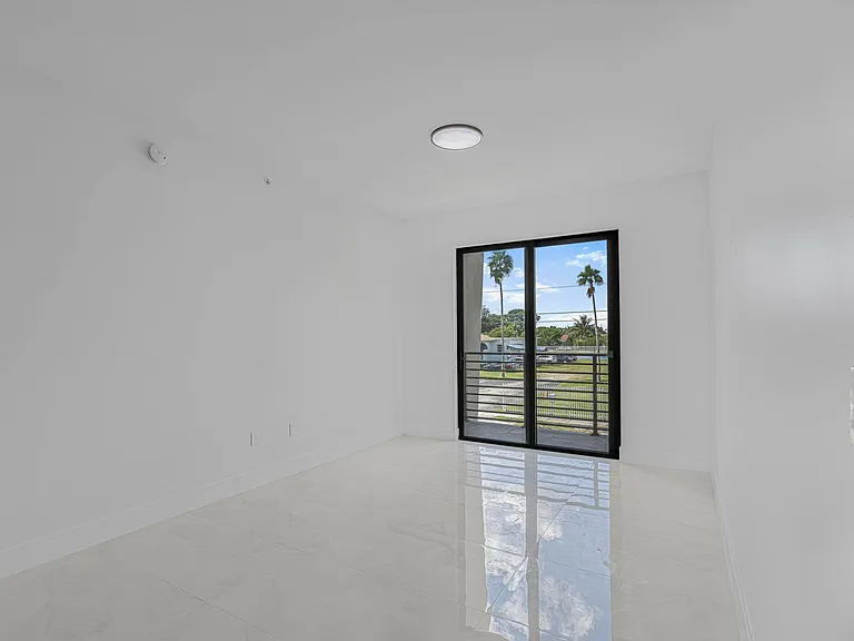 16925 SW 100th Ave #B1 — Photo 7